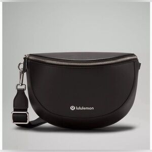 Lululemon Leather Alternative Saddle Crossbody Bag 2L Black/Silver